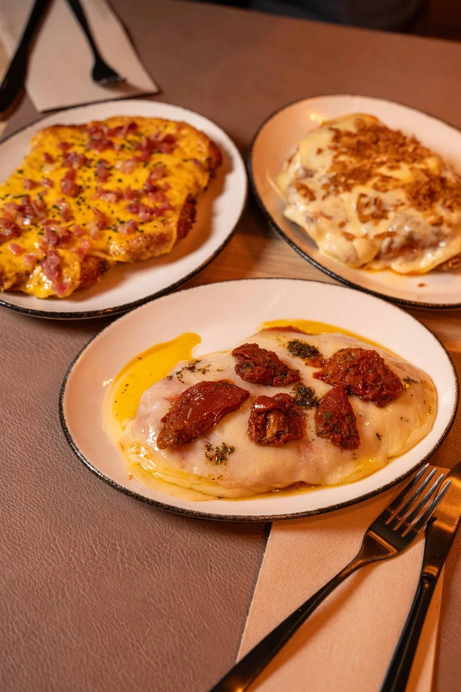 La mesa del menú Cambalache: milanesas de MILA